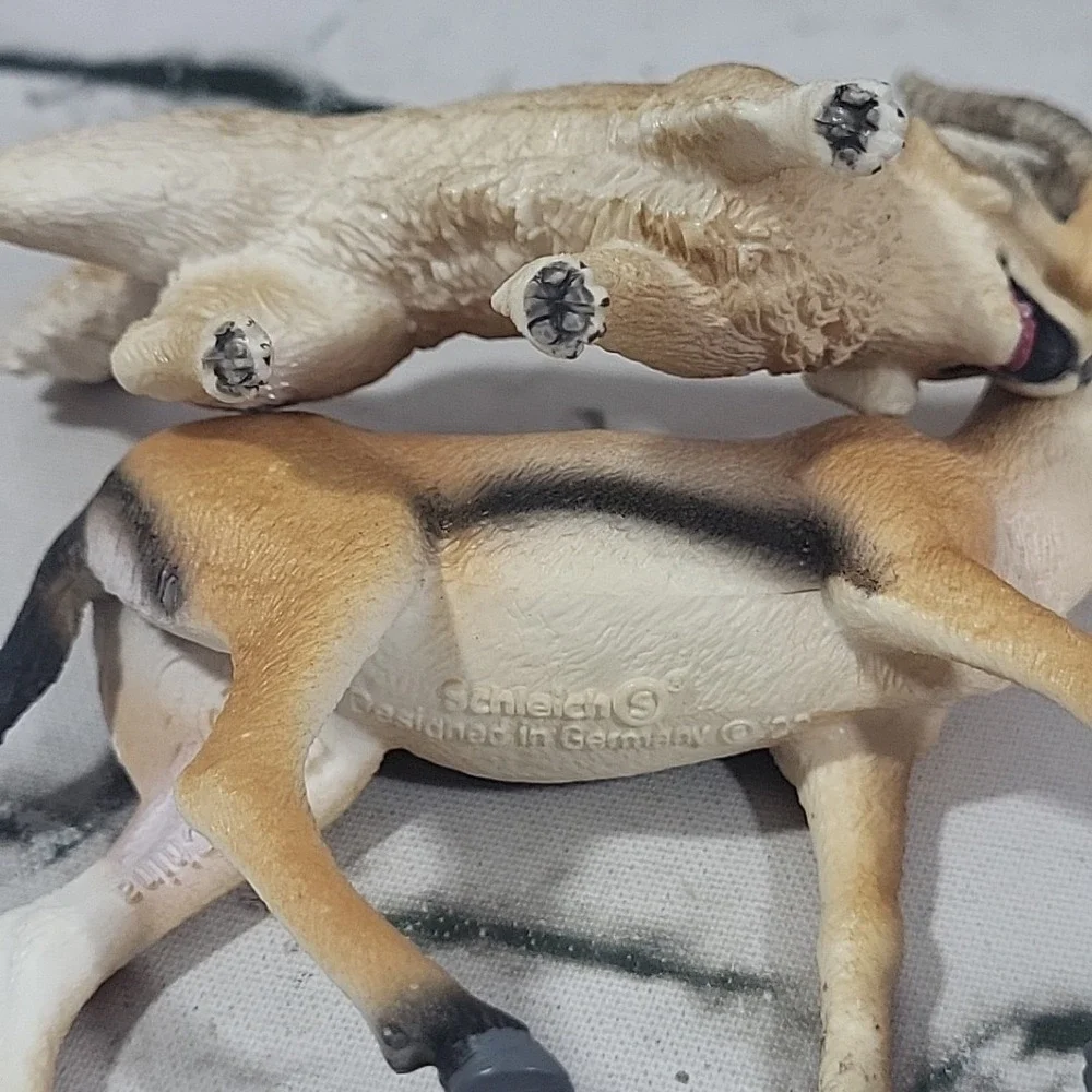 Schleich Animal Figures Lot Of 4 Ram Goat‎ Golden Retriever Dog Cow Calf Gazelle